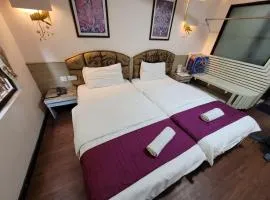 Hotel Little Inn - Tibet Rd MG Marg