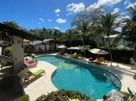 Parti Gras Hotel & Villas en Playa Potrero