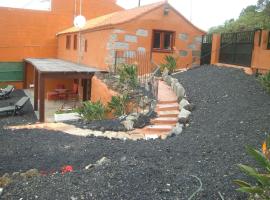 A picture of the hotel: Casas Rurales Mayordomo I & II