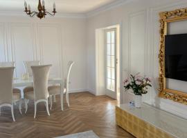 The SUN VILLA, hotel v destinaci Preajba