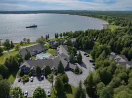 Baileys Harbor Yacht Club Resort, hotel in Baileys Harbor