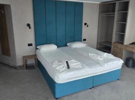 White House Family Hotel Spa zone, hotel in Balchik