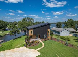 6br 5ba Luxe Waterfront Stay Uga Fall Getaway, ξενοδοχείο σε Eatonton 