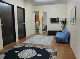 Cinta Homestay Satu UTHM, hotel v destinaci Parit Raja