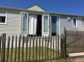 NORDSEE GLAMPING MobilheimChalet 2329, hotel v destinaci Bredene