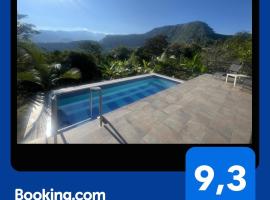 " Paraíso Privado en Sasaima " Finca Exclusiva Solo para Ti " Un lugar secreto para descansar con privacidad al 100, ξενοδοχείο σε Sasaima