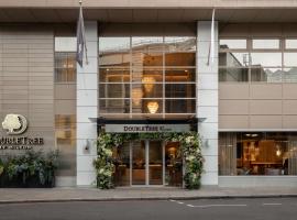 DoubleTree by Hilton London Victoria, hotel i London