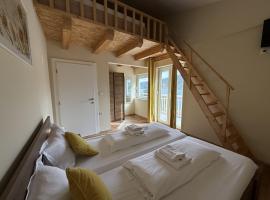 Max Gastro Beach House, hotel in Marina