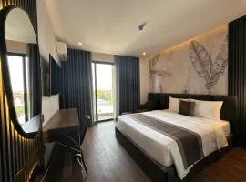 LION 16 Hotel