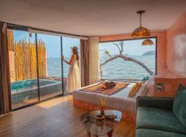 Moroccan Beachfront Pool Villa Koh Larn