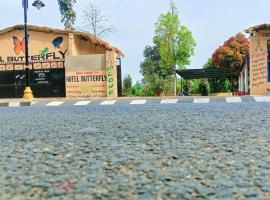 Hotel Butterfly - Peaceful Garden for Nature Lovers, ξενοδοχείο σε Sauraha