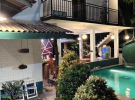 Peacock's Paradise Safari Hostel, ξενοδοχείο σε Udawalawe