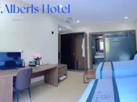 Sir Albert Beach Hotel