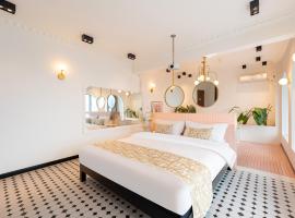 Lsles Designer River View B&B, hotel in Chongqing