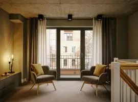 Art Apartments