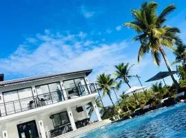 Fletcher American Manor Hotel & Resort