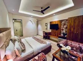 Maclo Classic Luxury Resort - #Lavish & Luxury Rooms #Big Parking #Lift #All Balcony Rooms #Prime Location #Top Selling #Property in Mcleodganj