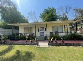 Rural Mitra farms, hotel in Noida