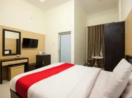 Esther Hotel