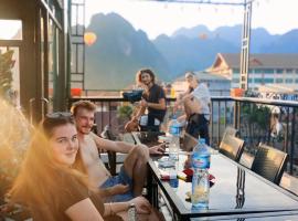 Champa Inn Hotel, hotel em Vang Vieng