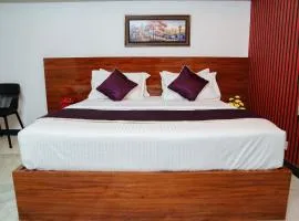 Rich inn Palace Tnagar