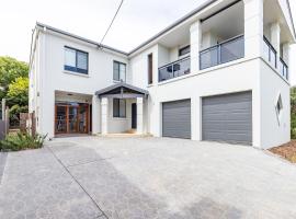 Maestral II - Beachside Villa with Private Garden, ξενοδοχείο σε Boat Harbour