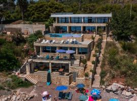 Suites Castello, hotel a Bar