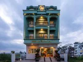 Bee Luxury Dalat Hotel