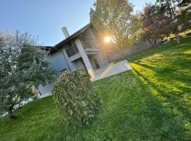 Vila Amy - 5 min from THERME and AIRPORT, hôtel à Corbeanca