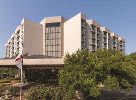 Embassy Suites Birmingham, hotel v destinaci Birmingham