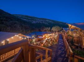 Sea Glamping, hotel in Kotor