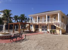 Xterra Palm Guest House, ξενοδοχείο σε Hopkins