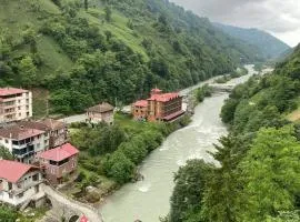 VADİDEKAL Suit-على ضفاف النهر