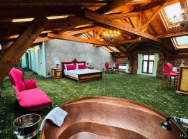 JMR Splendor - Private Sauna & Bathtub Suites, hotel in Constanţa