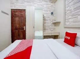 OYO Life 90606 Glass House Citraland Syariah