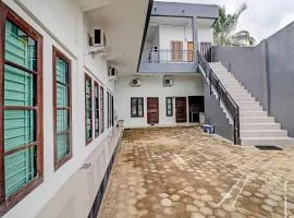 OYO 92057 Reny Kost Syariah