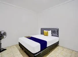 Hotel O Griya Sandi Residence Family NearPantai Boom