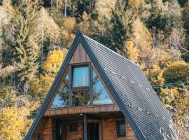 Vikendica Pustolov - Uvac, Zlatar, hôtel à Nova Varoš