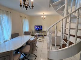 NEW 2 bedroom House 15mins from Paris by Train, Hotel in Sarcelles