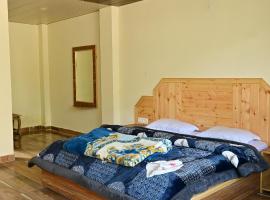 Nomadic Den Manali, hotel in Manāli