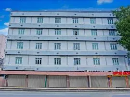 Townhouse Oak Palembang Near Jembatan Ampera Formerly Azzura Hotel