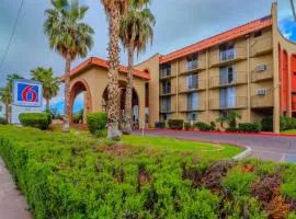 Motel 6 Phoenix, AZ – Sky Harbor