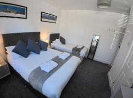 Oakhurst Gatwick B&B & bookable Holiday parking deals GATWICK transport, Hotel in Crawley