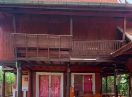 Suree Garden Resort & Karaoke