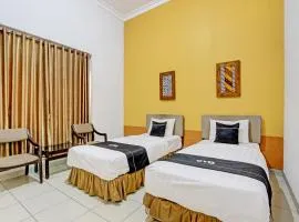 Super OYO Capital O 93240 Candra Dewi Hotel