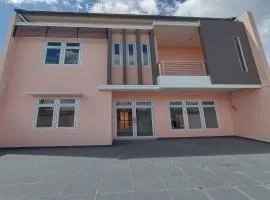 OYO Life 93054 Th Residence 135 Syariah