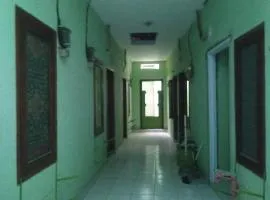 OYO Life Kost ijo Tembok Tinggi