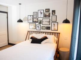 5 Minutes to the Falls-Luxury Home 3BR 2 Bath - USA Side, ξενοδοχείο σε Καταρράκτες του Νιαγάρα