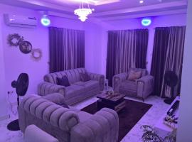 Comfort Homes - Cozy Apartment in Egbeda、Okunolaのホテル