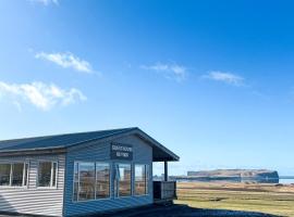 Guesthouse Reynir, hotel a Reynir